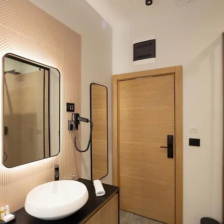 Hop & ゲストハウス 4*