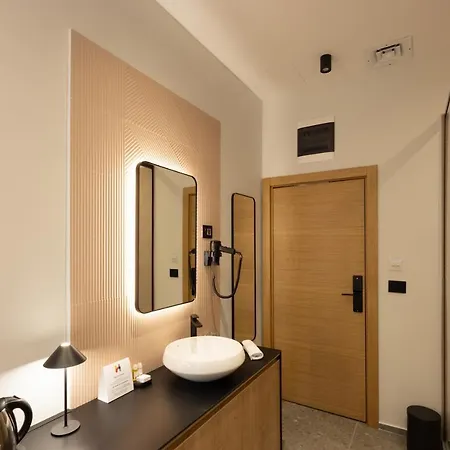 Hop & 4* ベオグラード