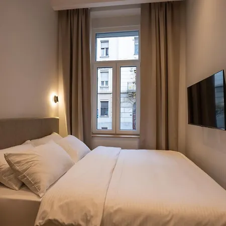Guest house Hop & 4*