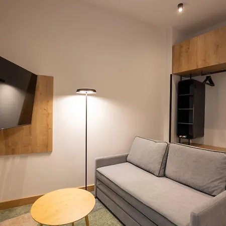 게스트하우스 Hop & 4*