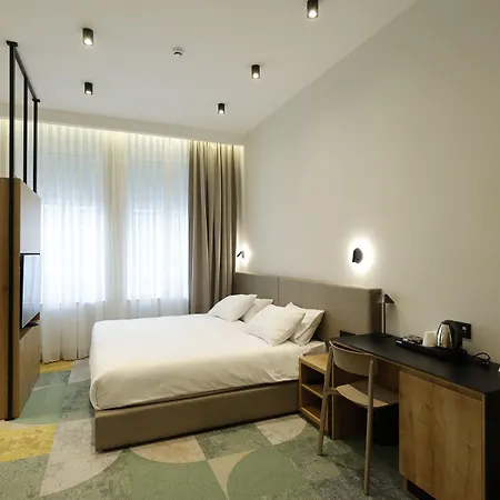 ゲストハウス Hop & 4*