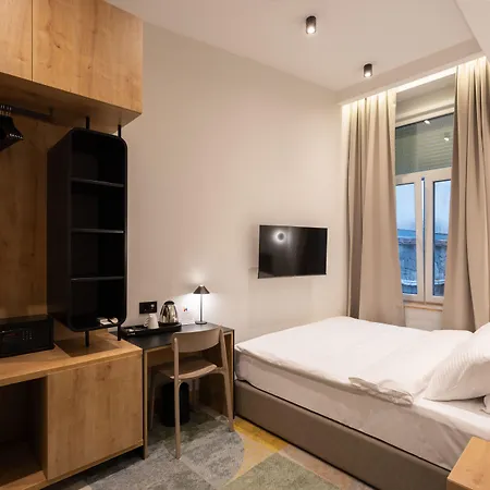 Hop & 4* 베오그라드